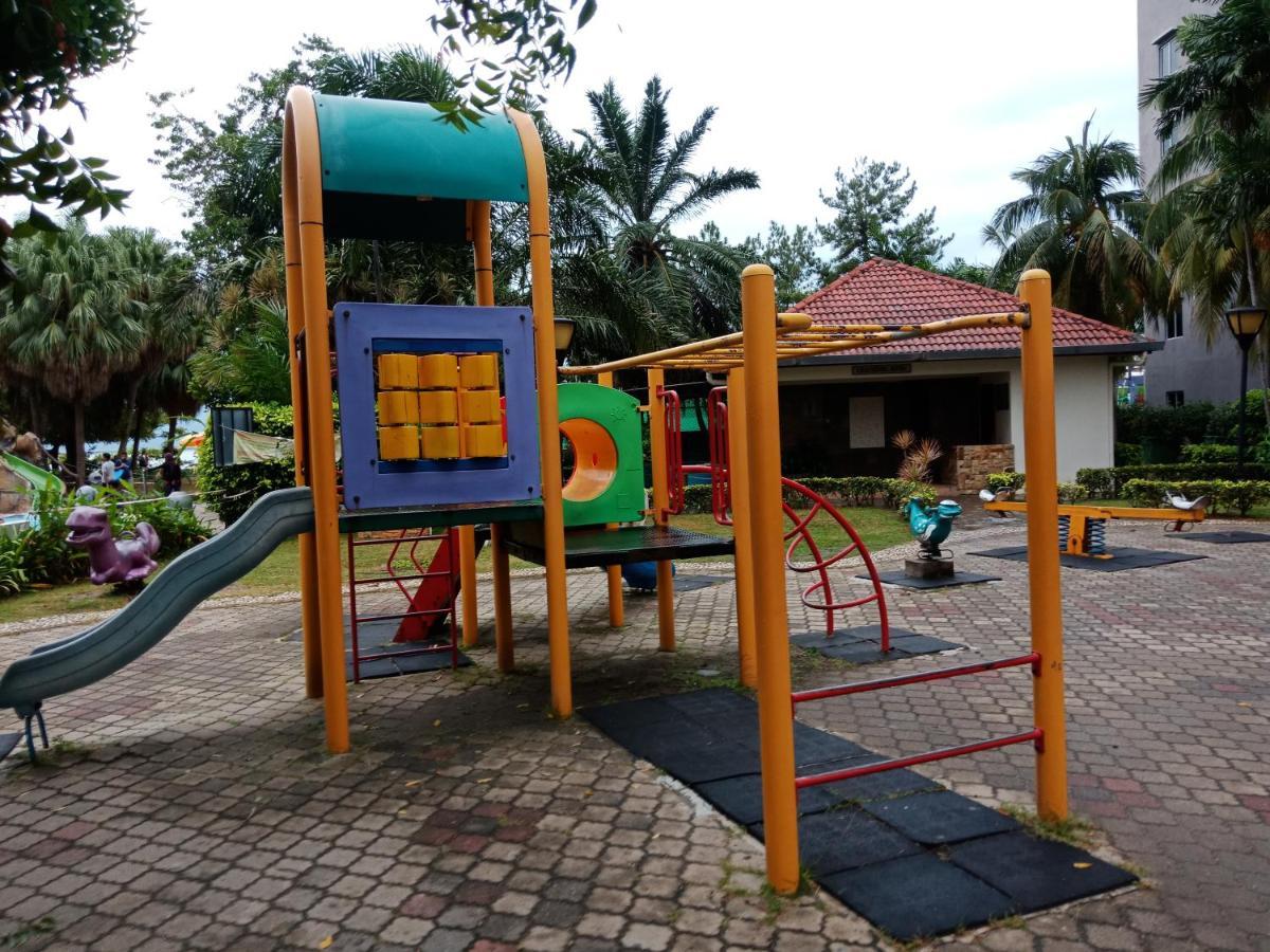Glory Beach Resort Private Penthouse Port Dickson Buitenkant foto