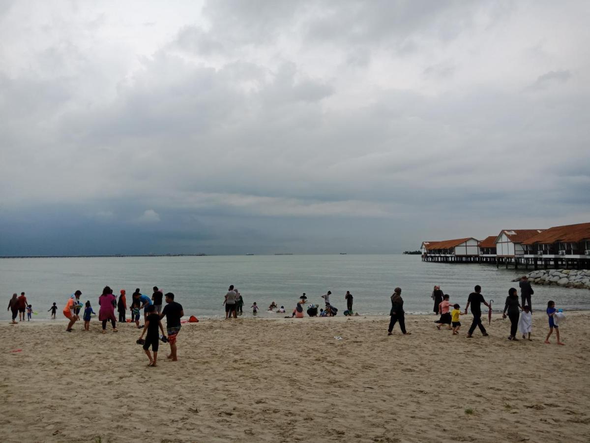 Glory Beach Resort Private Penthouse Port Dickson Buitenkant foto