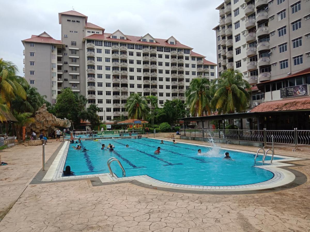 Glory Beach Resort Private Penthouse Port Dickson Buitenkant foto
