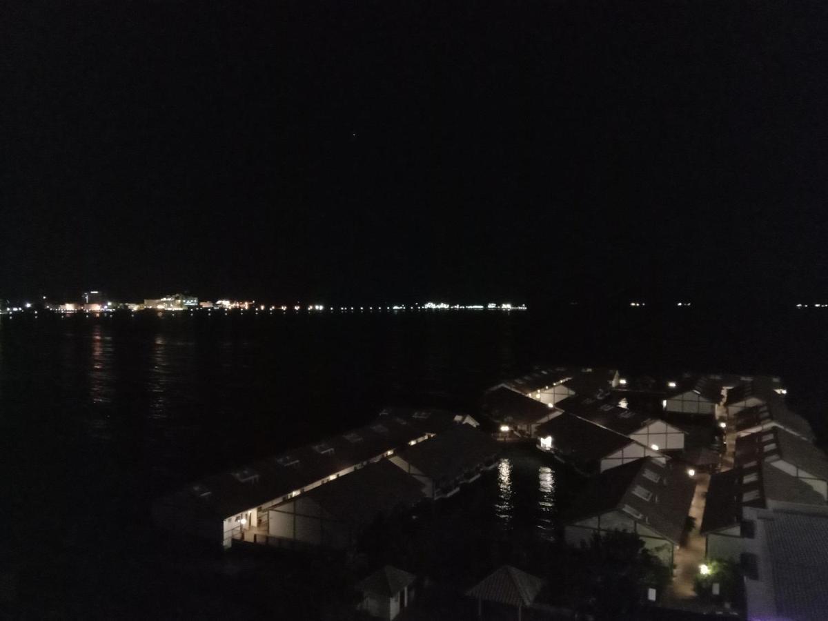 Glory Beach Resort Private Penthouse Port Dickson Buitenkant foto